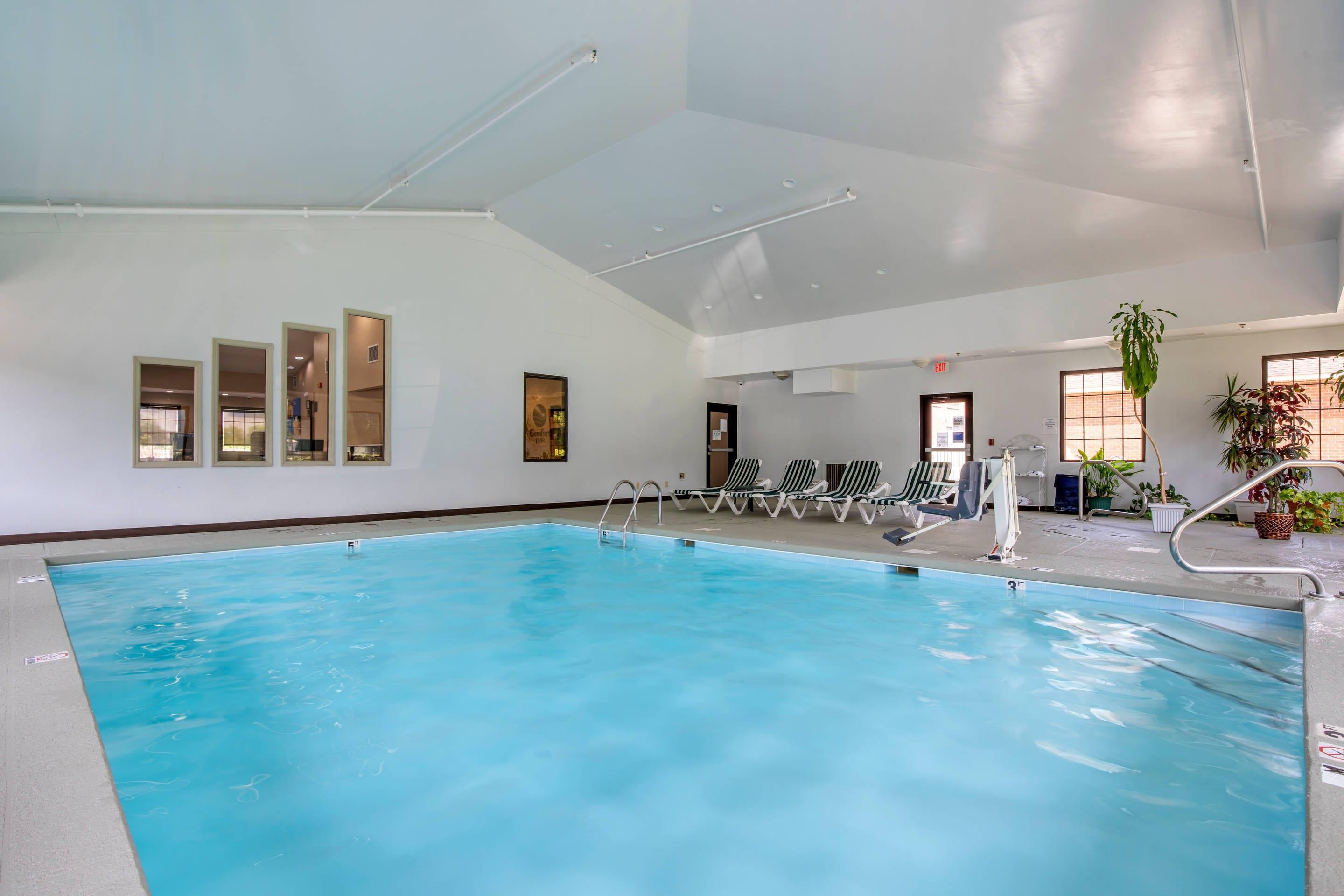 Indoor pool | Comfort Inn Marion near Downtown & Blue Ridge PKWY