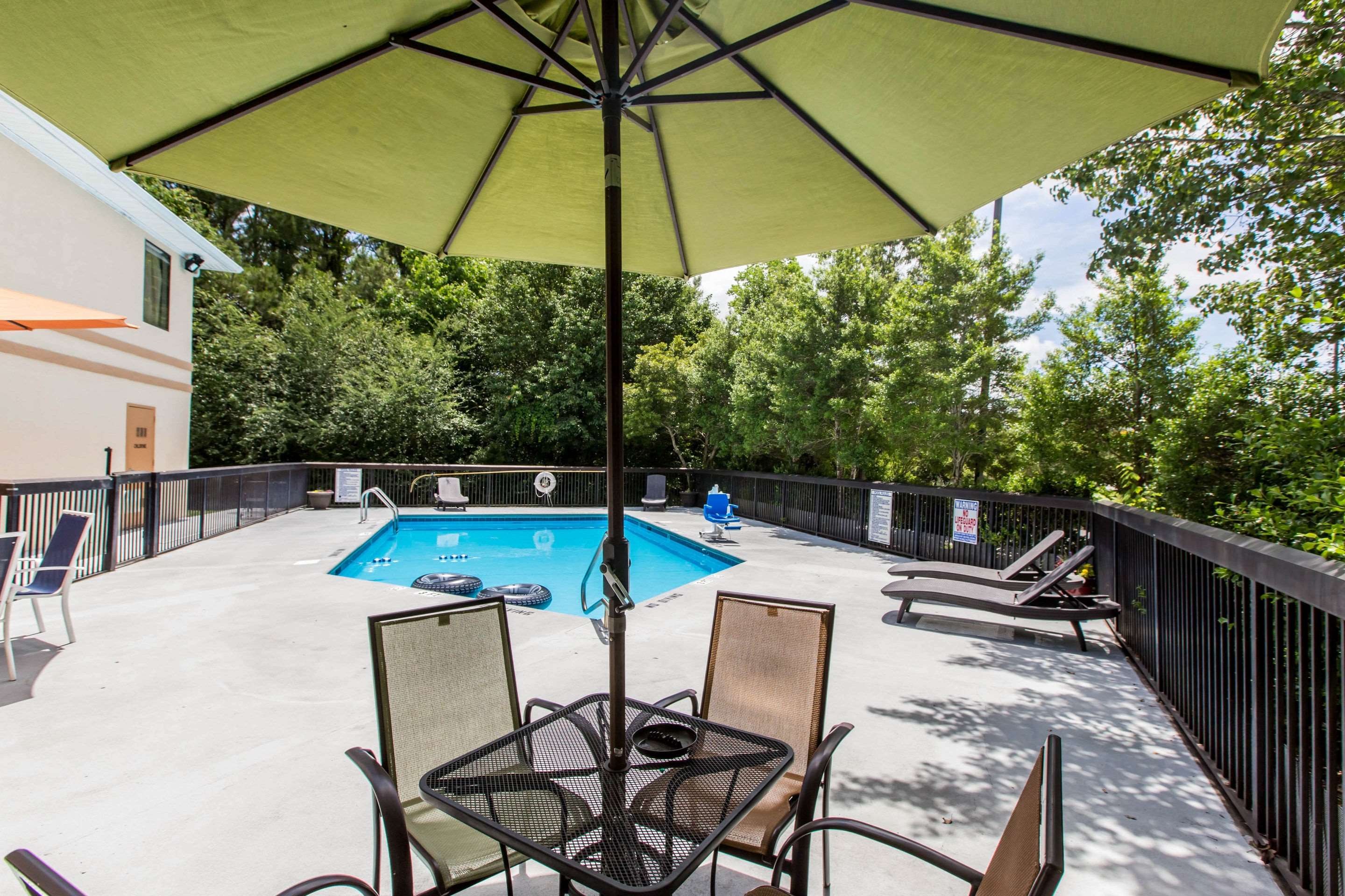 Relax on the sundeck | Quality Inn near MCAS Cherry Point