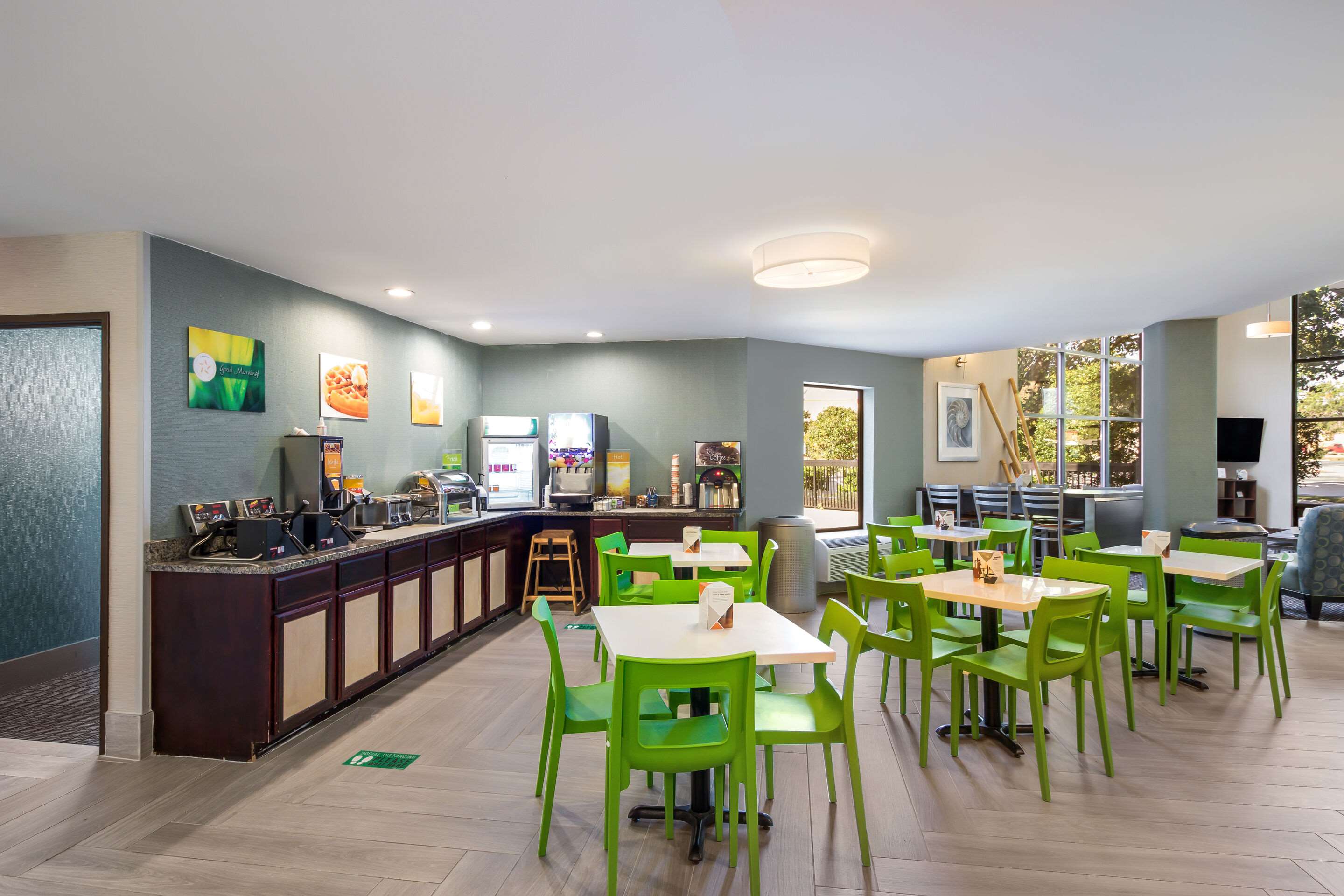 Breakfast area | Quality Inn near MCAS Cherry Point
