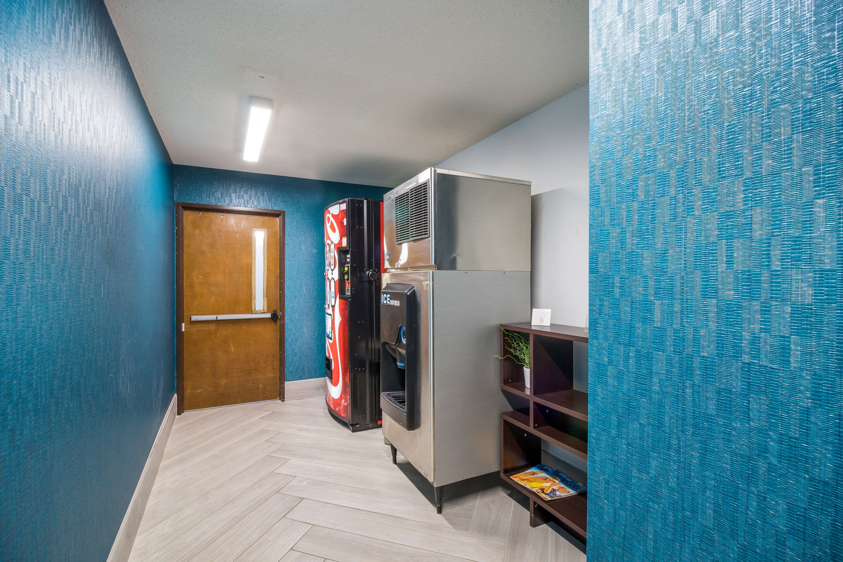 Hotel vending area | Quality Inn near MCAS Cherry Point