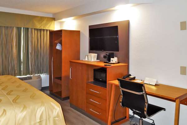  - Quality Inn & Suites Raleigh - I-440, Exit 11