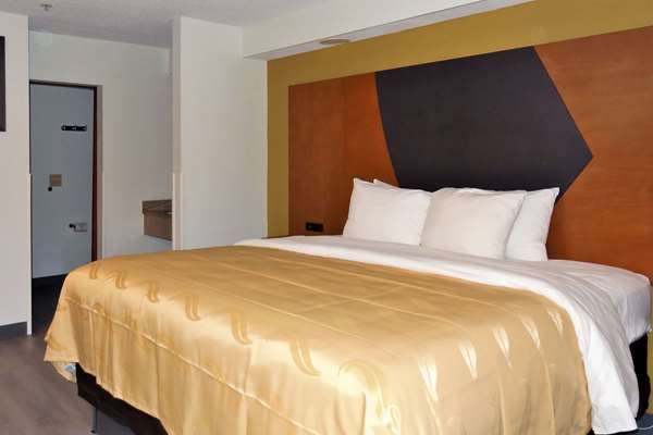  - Quality Inn & Suites Raleigh - I-440, Exit 11