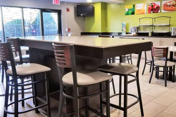 Amenities - Quality Inn & Suites Raleigh - I-440, Exit 11