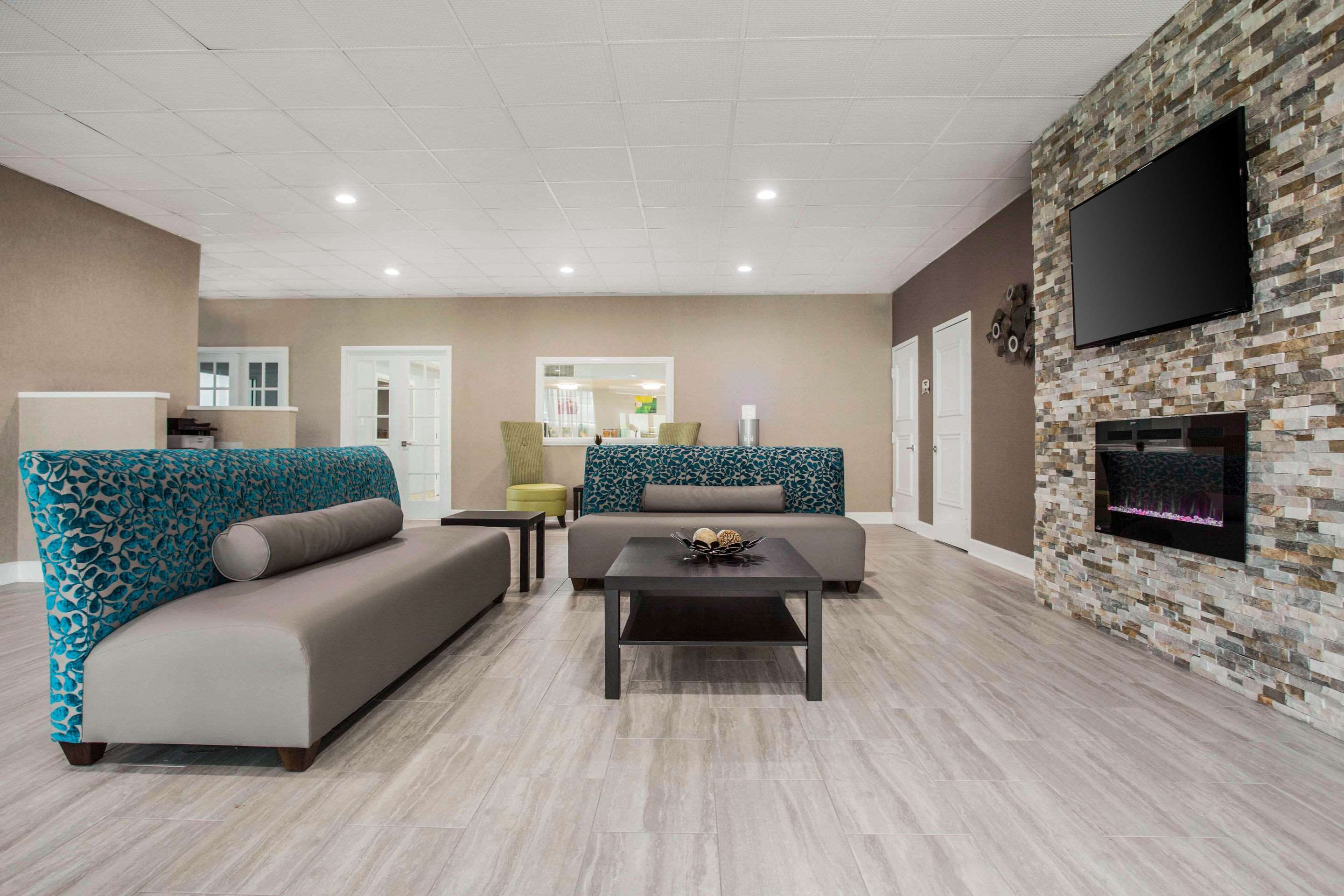 Spacious lobby with sitting area