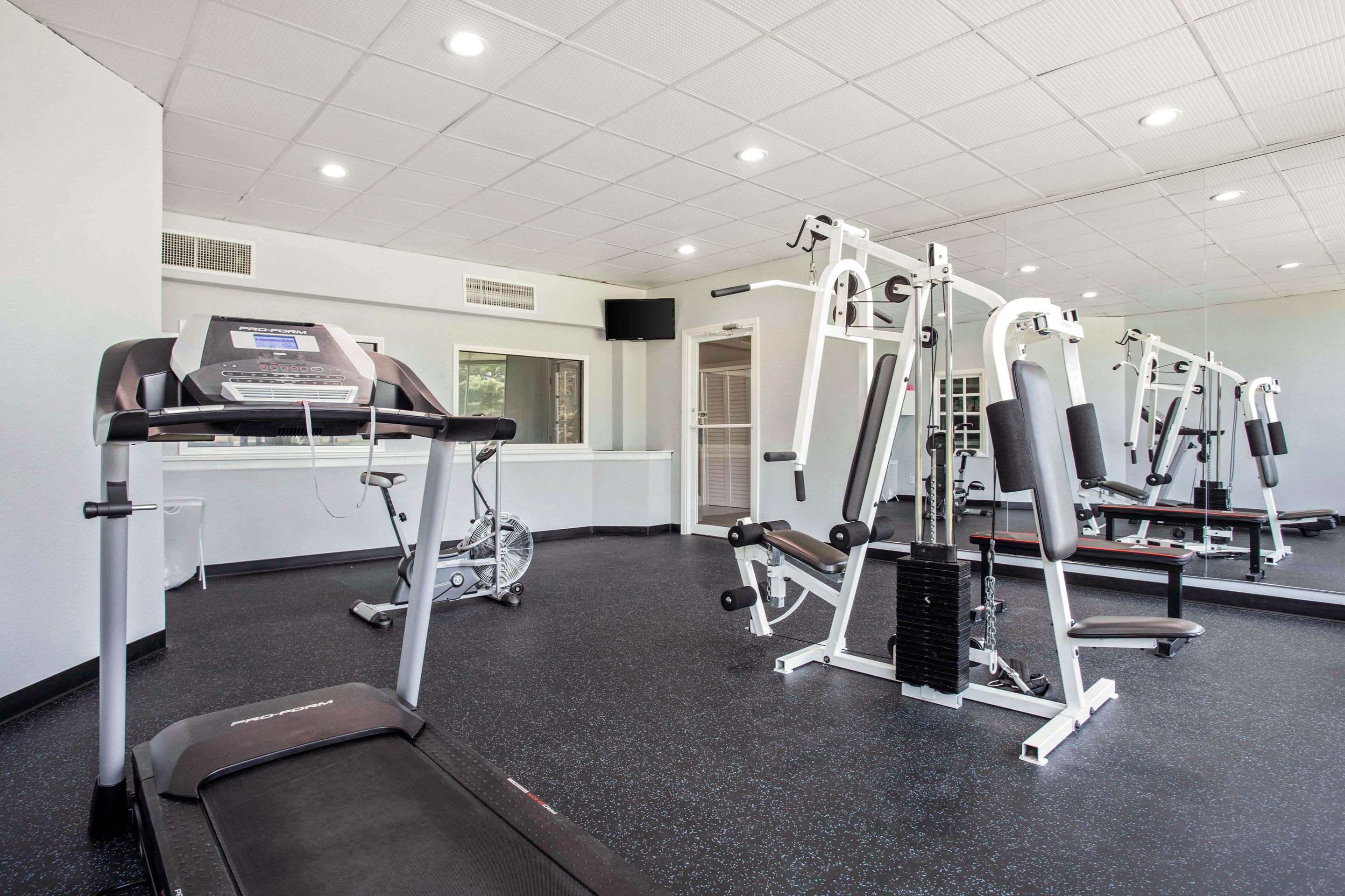 Exercise room with cardio equipment
