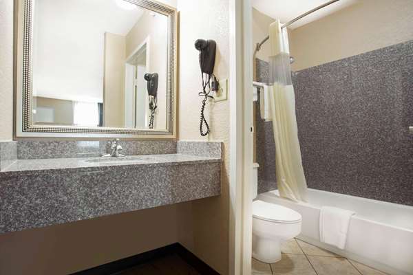  - Quality Inn & Suites North Charlotte - I-85, Exit 41