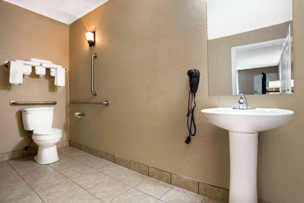  - Quality Inn & Suites North Charlotte - I-85, Exit 41