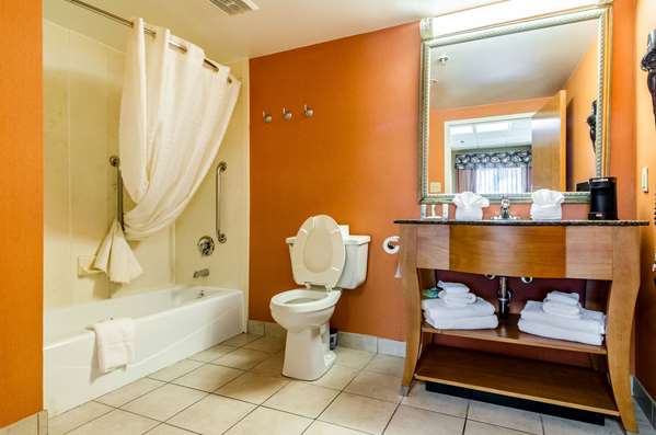  - Quality Inn Lumberton - I-95, Exit 22