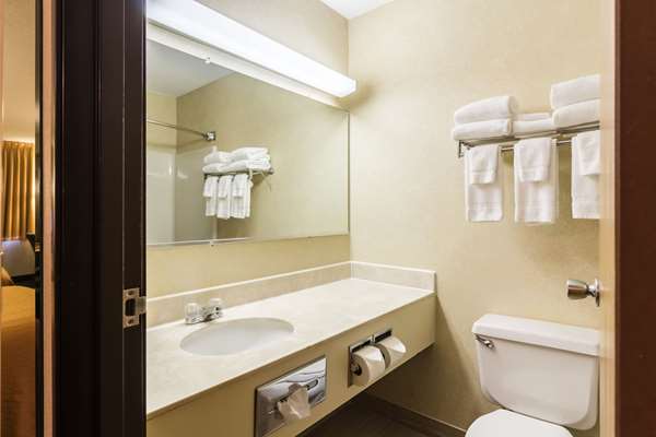  - Quality Inn Grand Forks