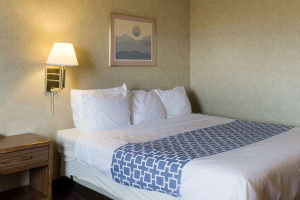  - Rodeway Inn Wahpeton