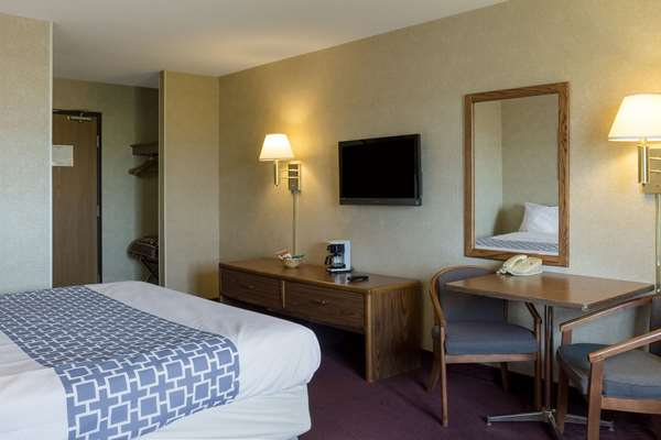  - Rodeway Inn Wahpeton