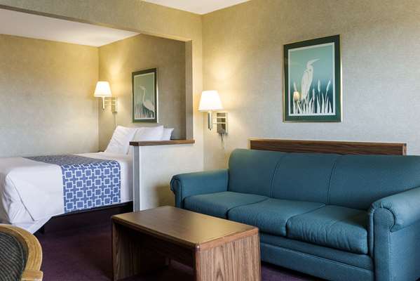 Suite - Rodeway Inn Wahpeton