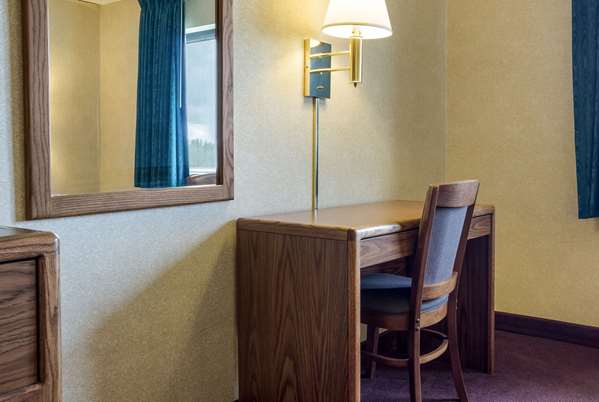 Suite - Rodeway Inn Wahpeton