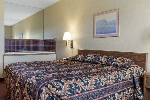 - Rodeway Inn Wahpeton