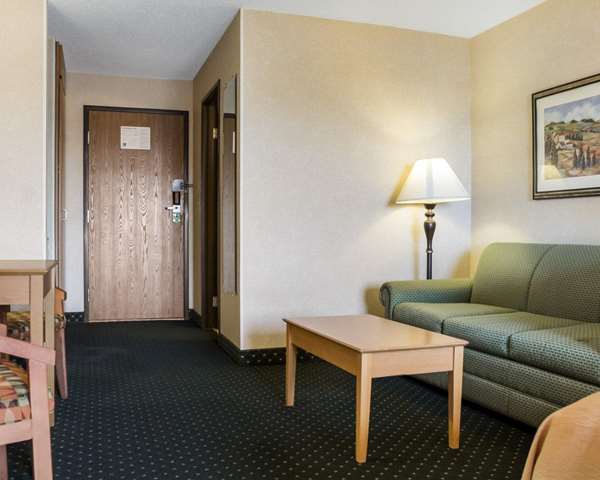 Suite - Comfort Inn Jamestown - I-94, Exit 258