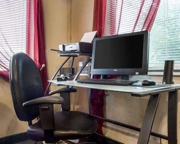 Conference Area - Comfort Inn Jamestown - I-94, Exit 258