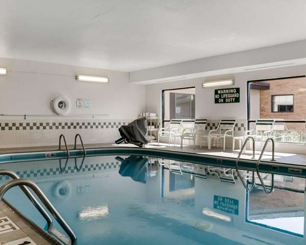 Pool - Comfort Inn Jamestown - I-94, Exit 258