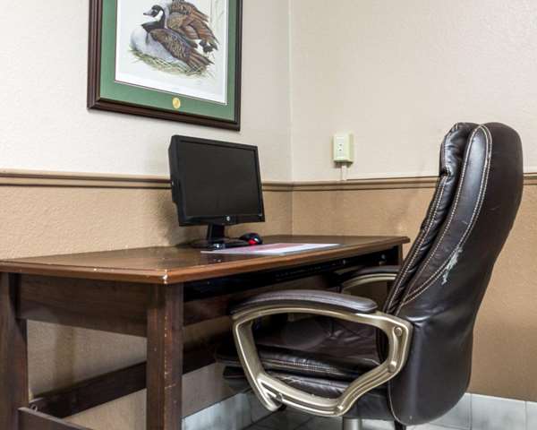 Conference Area - Rodeway Inn Fargo - I-94, Exit 351