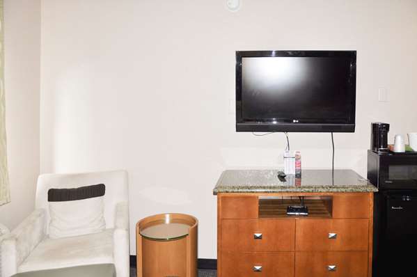  - Rodeway Inn Fargo - I-94, Exit 351