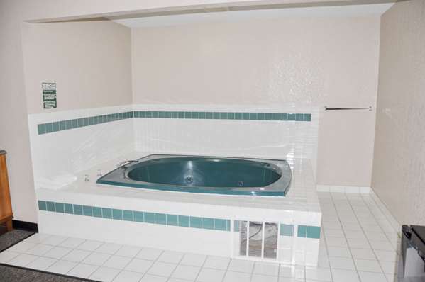 Suite - Rodeway Inn Fargo - I-94, Exit 351