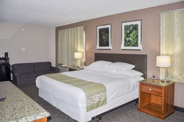 Suite - Rodeway Inn Fargo - I-94, Exit 351