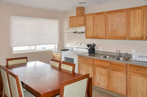  - Rodeway Inn Fargo - I-94, Exit 351