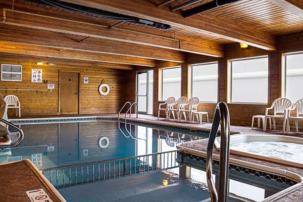 Pool - MainStay Suites Fargo - I-94, Exit 348