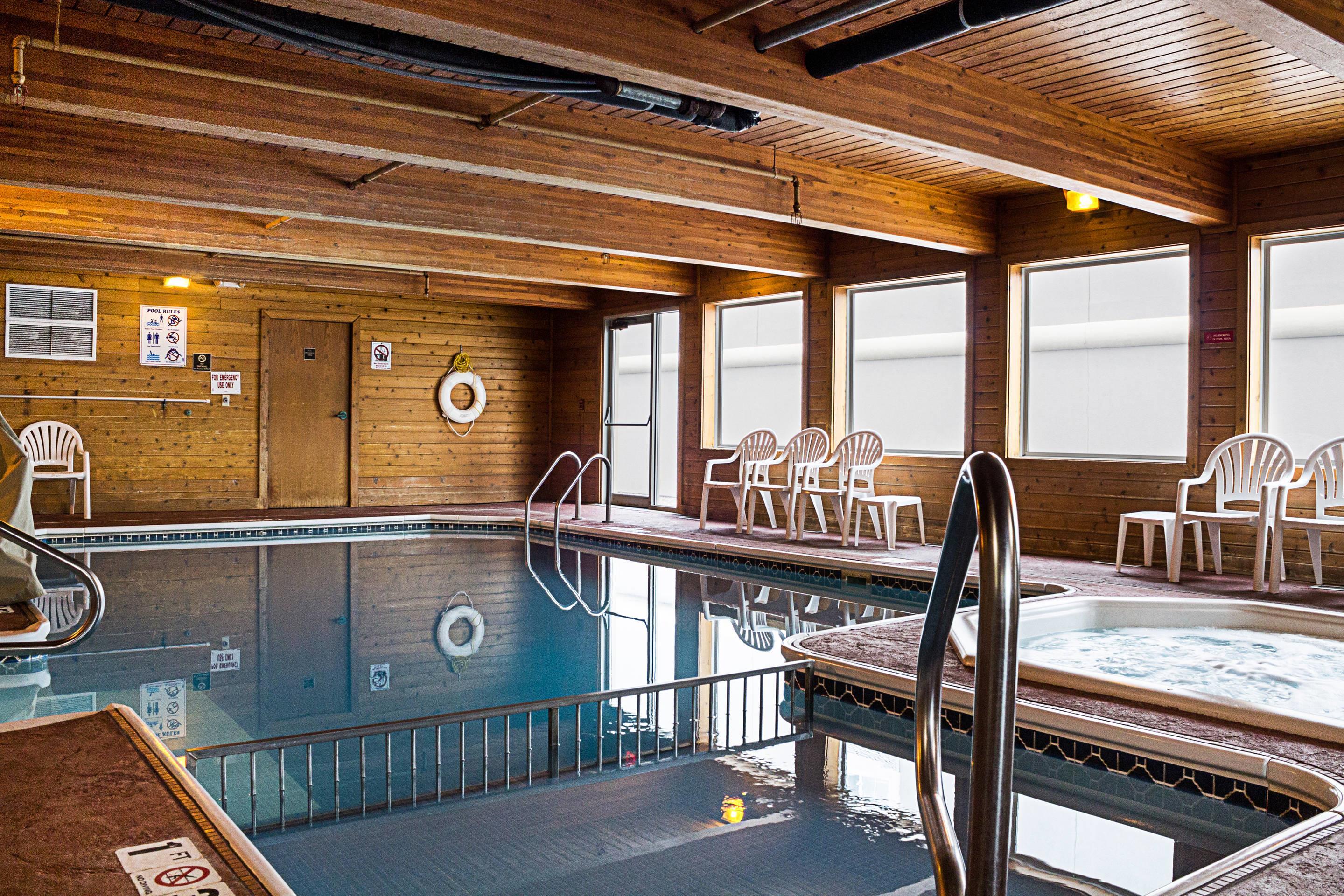 Indoor pool with hot tub | MainStay Suites Fargo - I-94 Medical Center
