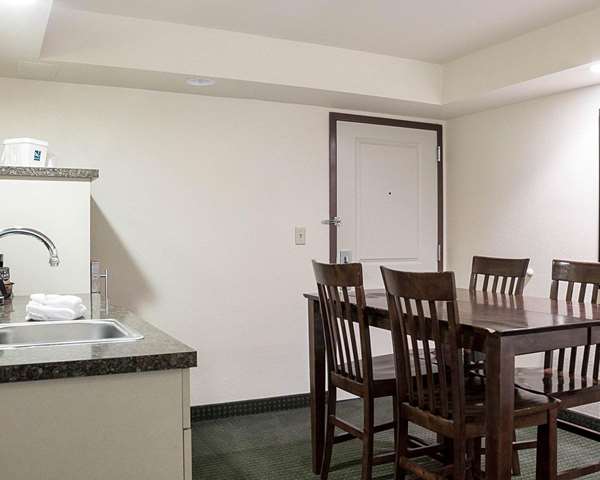 Suite - Quality Inn & Suites Jamestown - I-94, Exit 258
