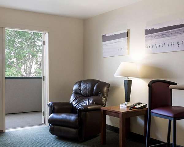 Suite - Quality Inn & Suites Jamestown - I-94, Exit 258