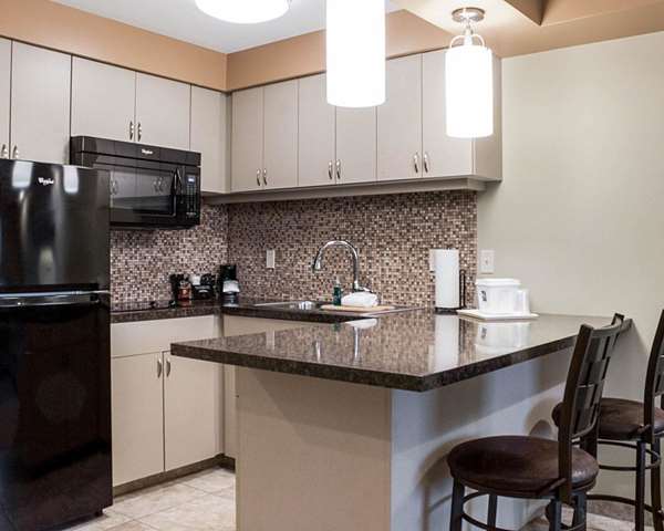 Suite - Quality Inn & Suites Jamestown - I-94, Exit 258