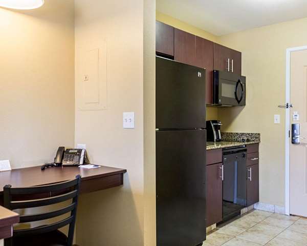  - MainStay Suites Minot