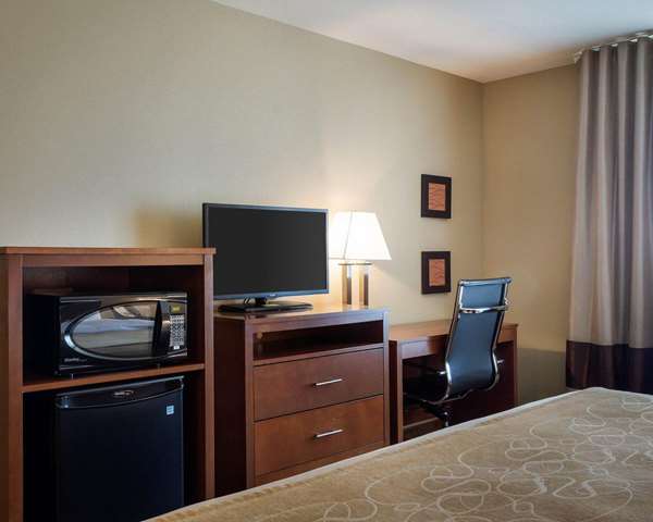  - Comfort Inn & Suites Watford City