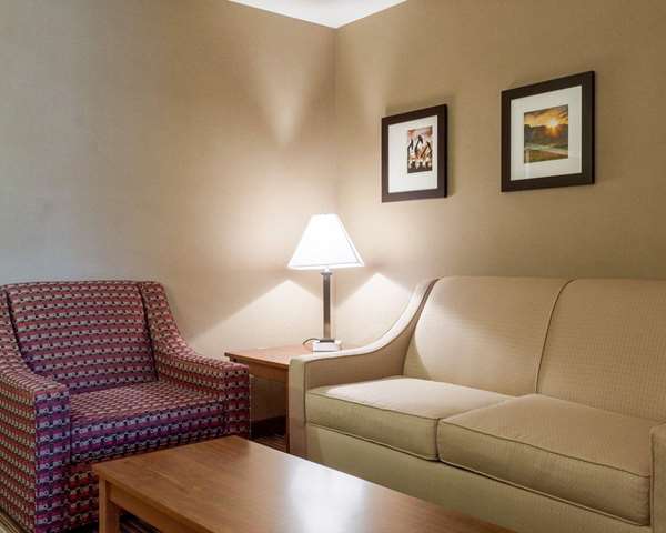 Suite - Comfort Inn & Suites Watford City