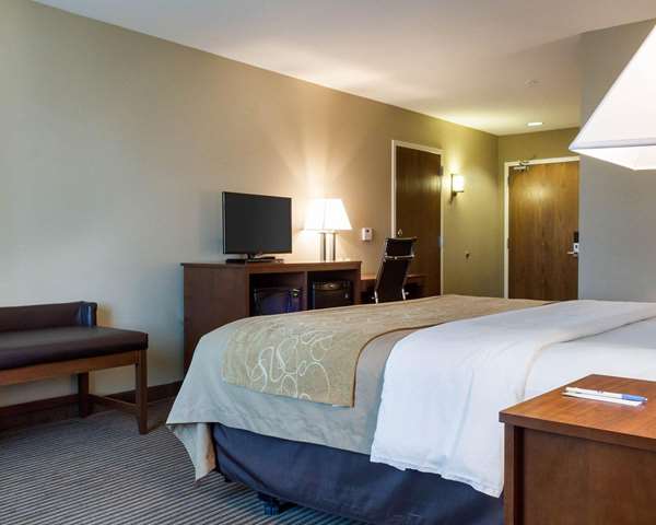 Suite - Comfort Inn & Suites Watford City