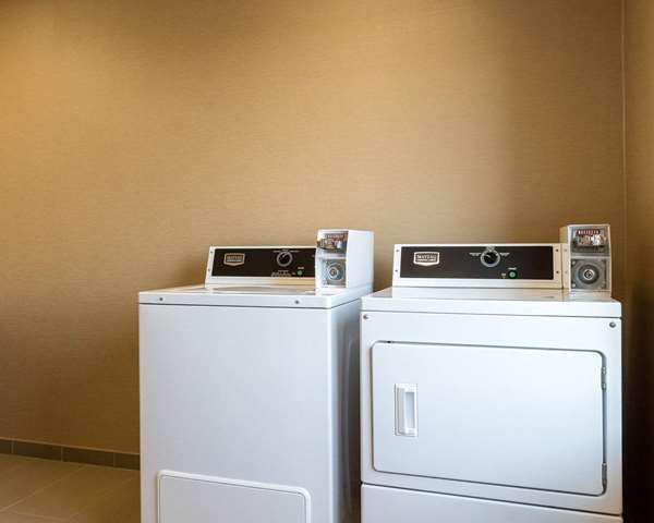 Amenities - Comfort Inn & Suites Watford City