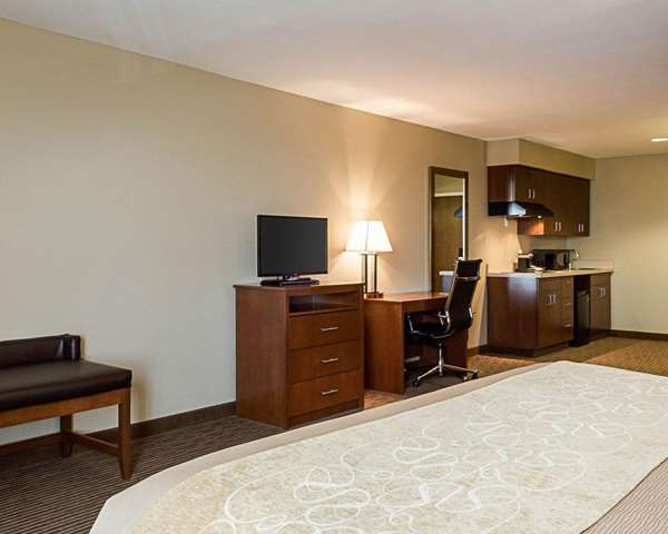 Suite - Comfort Inn & Suites Watford City