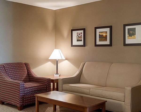 Suite - Comfort Inn & Suites Watford City