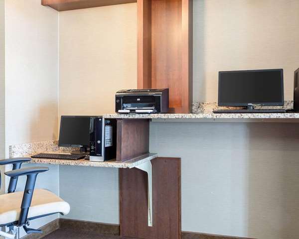 Conference Area - Comfort Inn & Suites Watford City