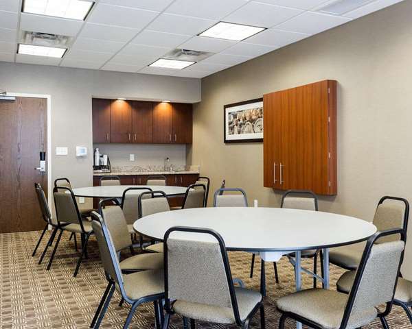 - Comfort Inn & Suites Watford City