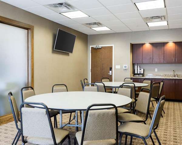  - Comfort Inn & Suites Watford City
