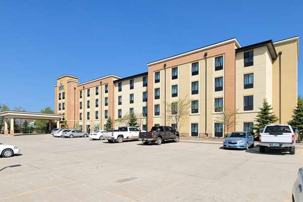 Exterior view - Comfort Inn & Suites Watford City