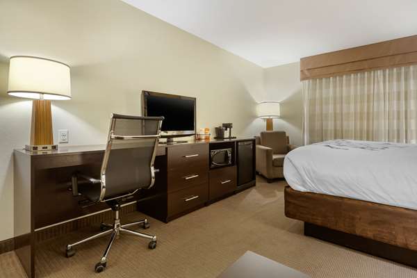 Suite - Sleep Inn & Suites Fargo - I-94, Exit 348