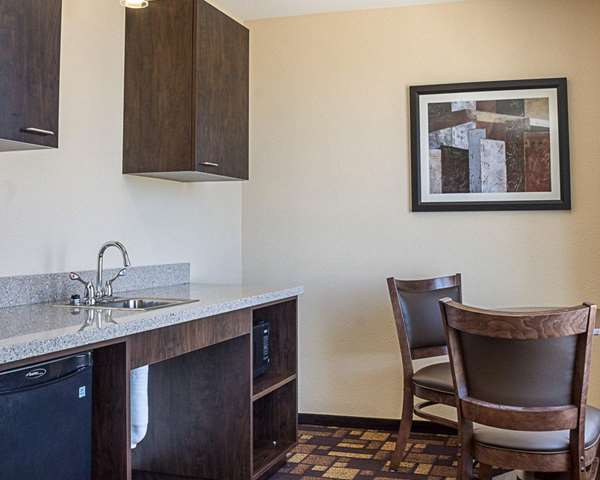 Suite - Quality Inn & Suites Minot