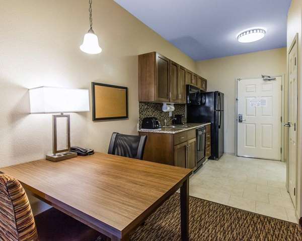 Suite - MainStay Suites Watford City