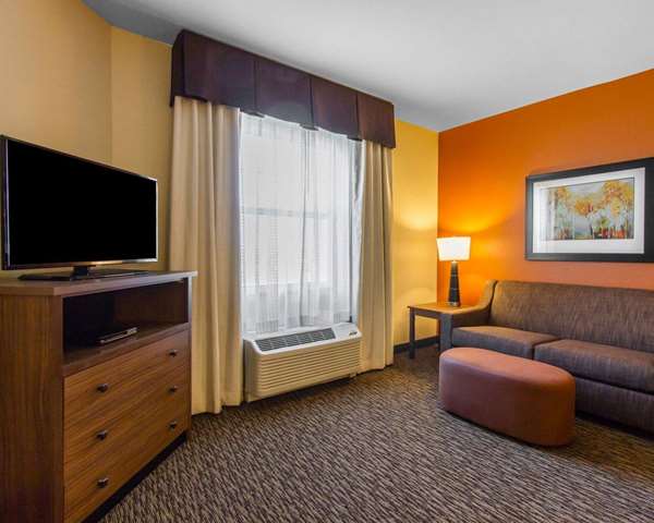 Suite - MainStay Suites Watford City