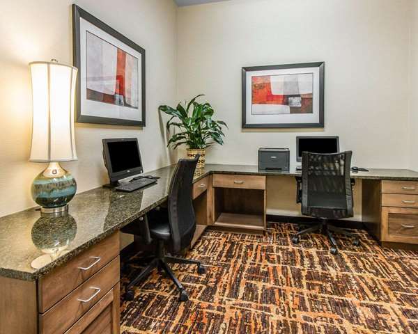 Conference Area - MainStay Suites Watford City