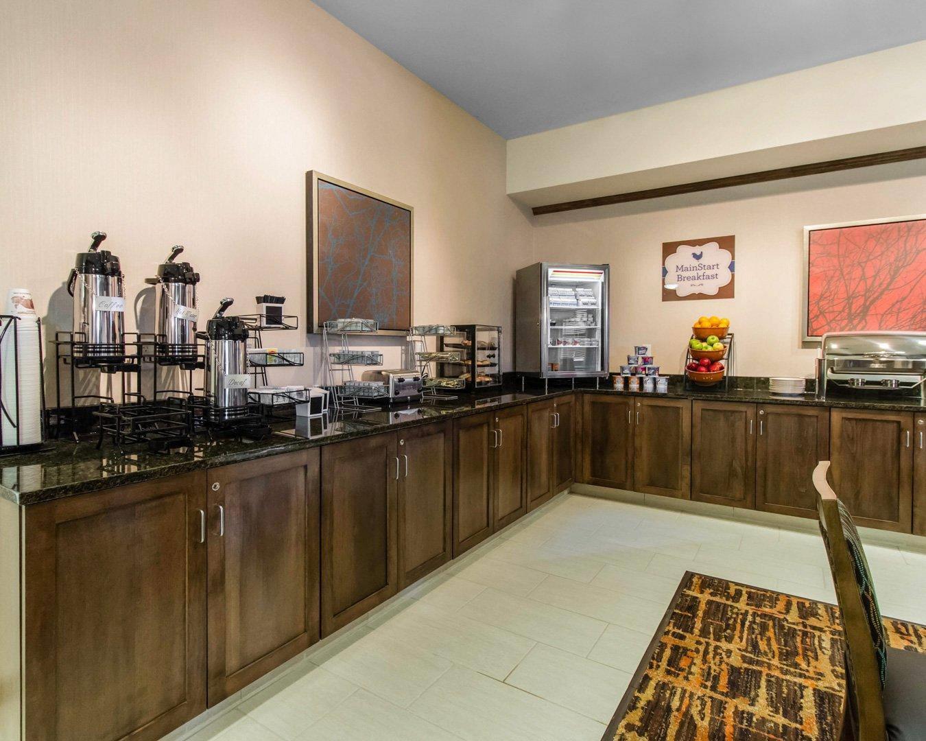 Breakfast counter | MainStay Suites Watford City - Event Center