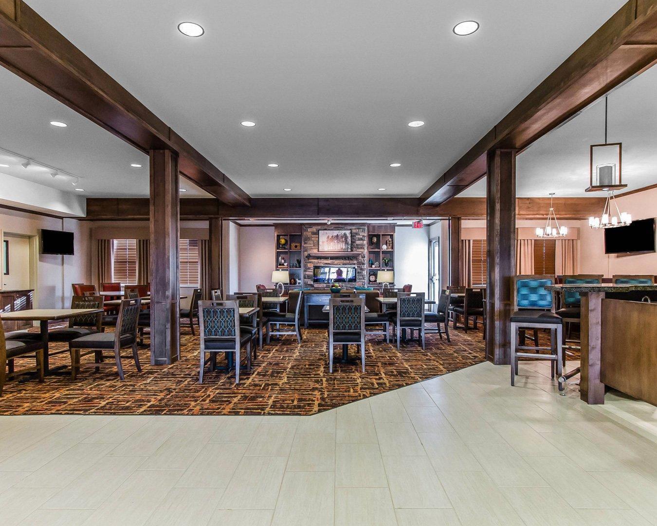Breakfast area | MainStay Suites Watford City - Event Center