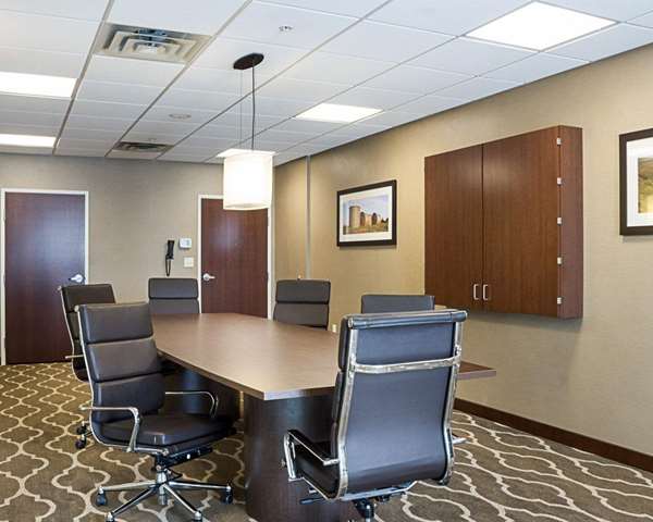 - Comfort Suites Fargo - I-94, Exit 348